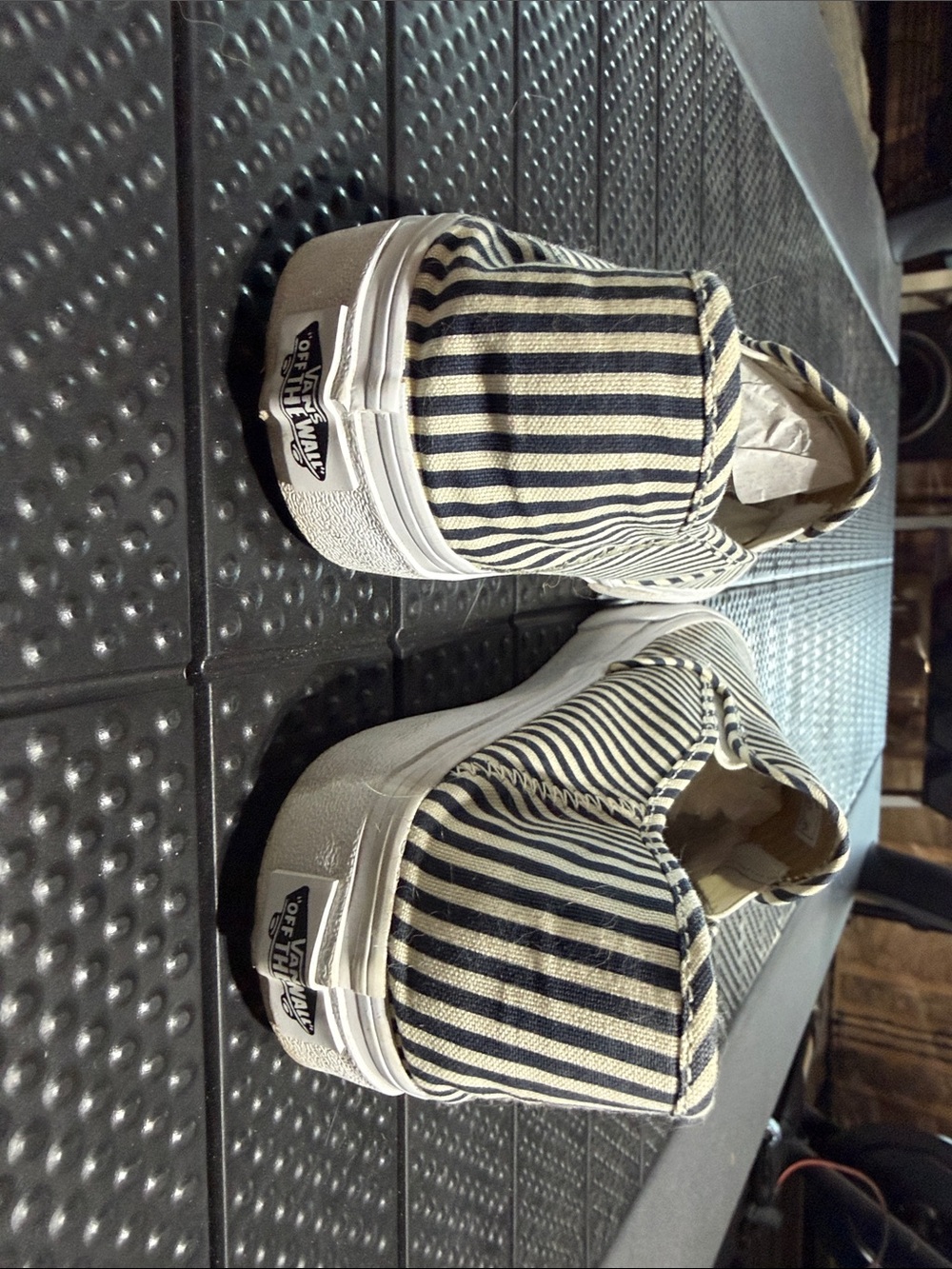 Vans slip on -SZ 9 - Picture 3 of 7
